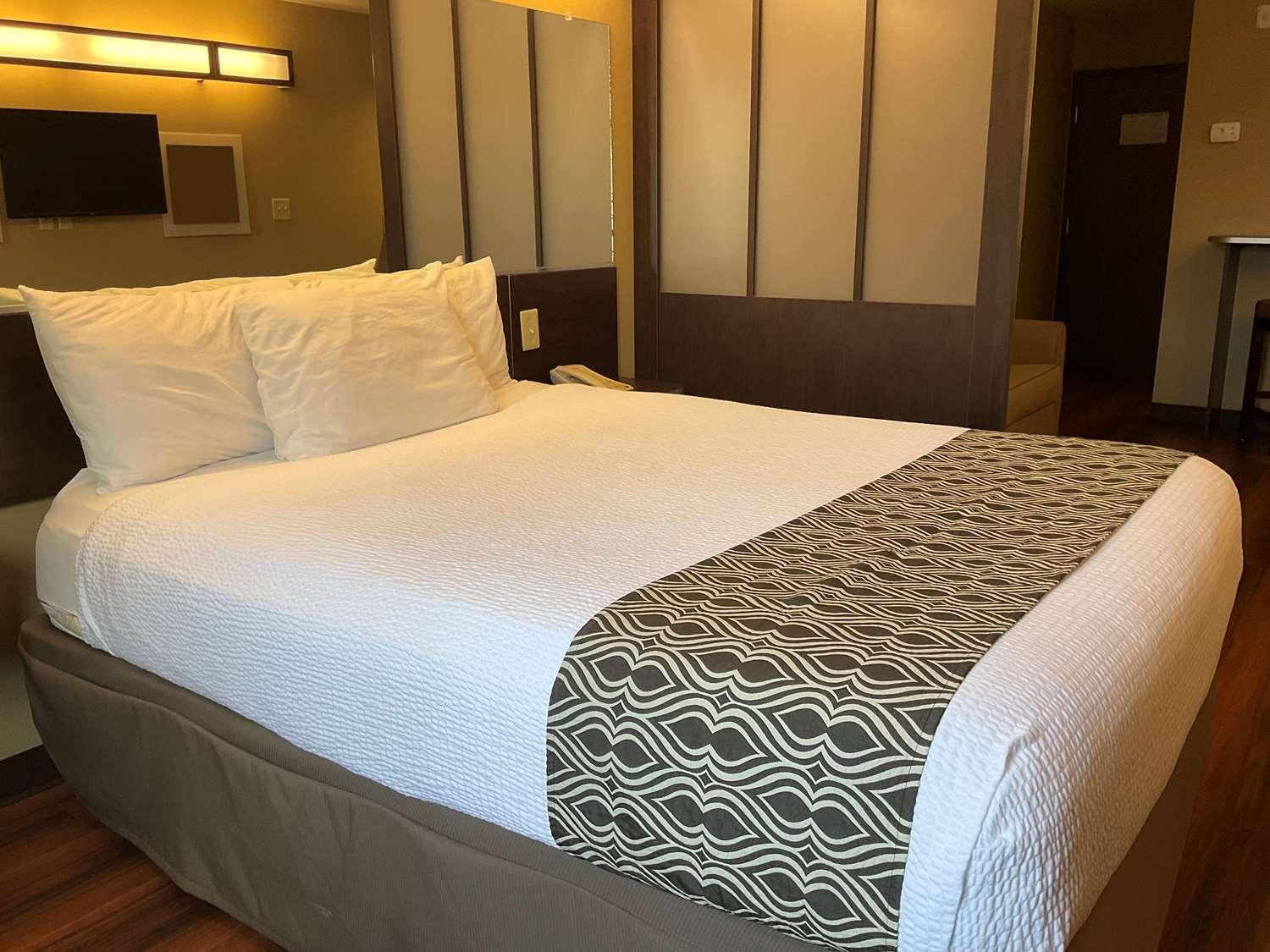 Surestay Plus Hotel By Best Western Buckhannon מראה חיצוני תמונה